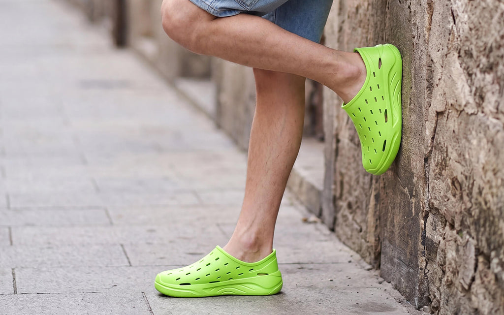 Cushers Rainscape Clogs For Men : Neon