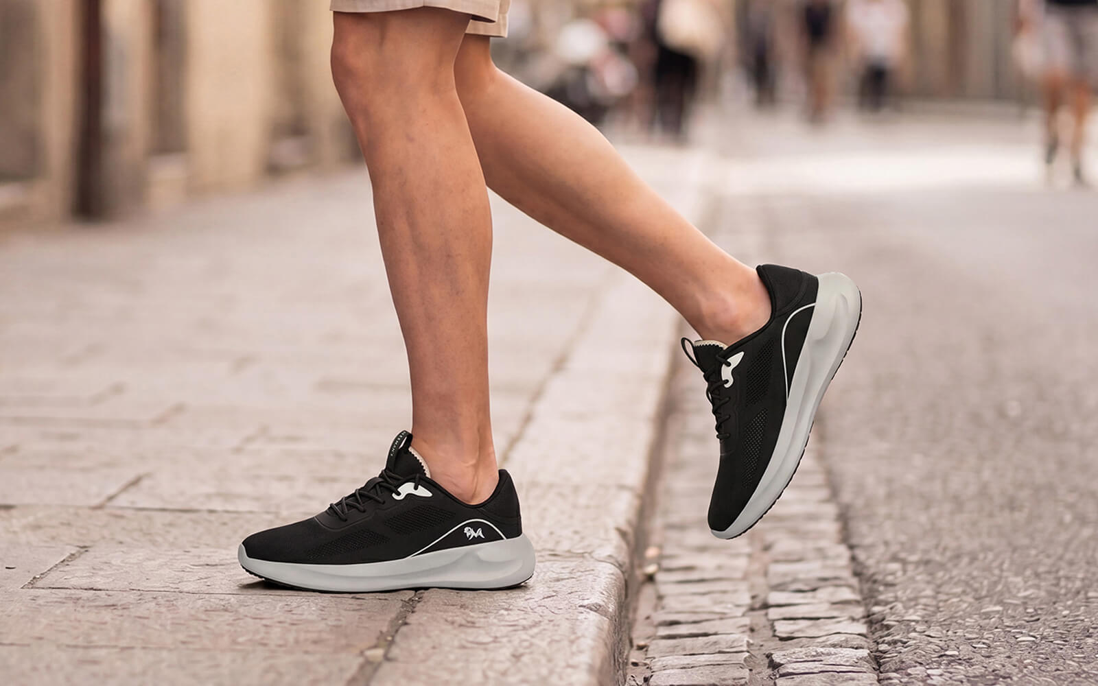 DuoForm Sneakers for Men : Black